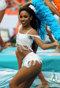 Nude ebony actress Tara